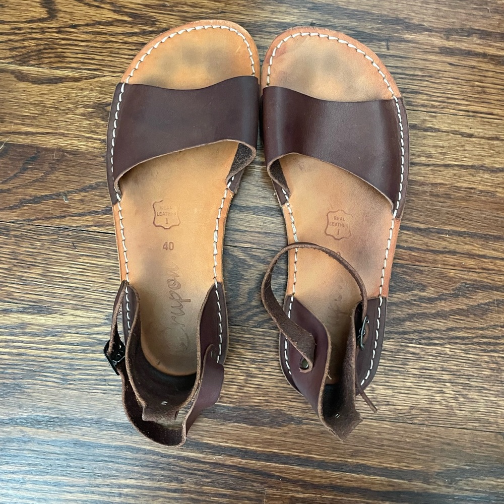 Crupon Barefoot Sandals